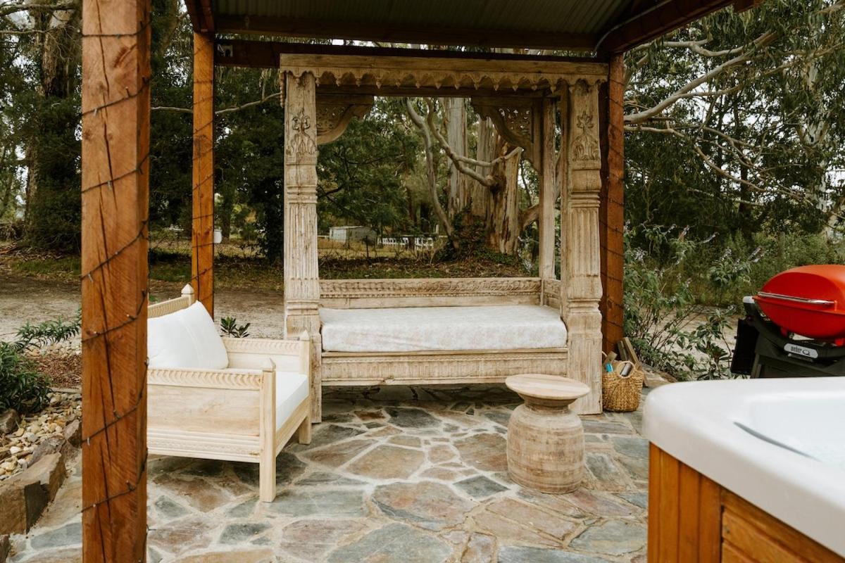 The Temple - Country Farm Retreat Villa Launching Place Kültér fotó