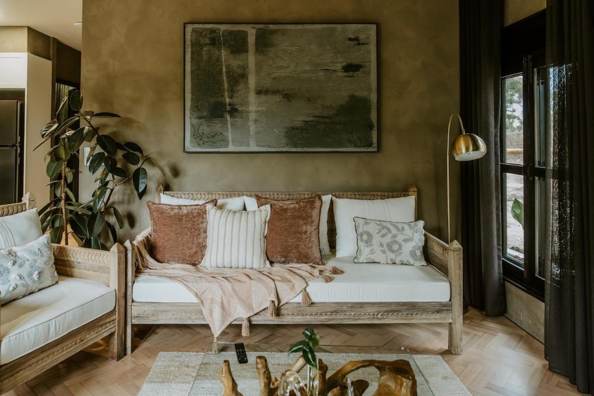 The Temple - Country Farm Retreat Villa Launching Place Kültér fotó